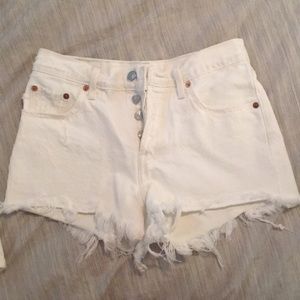 Levi’s 501 cutoff shorts